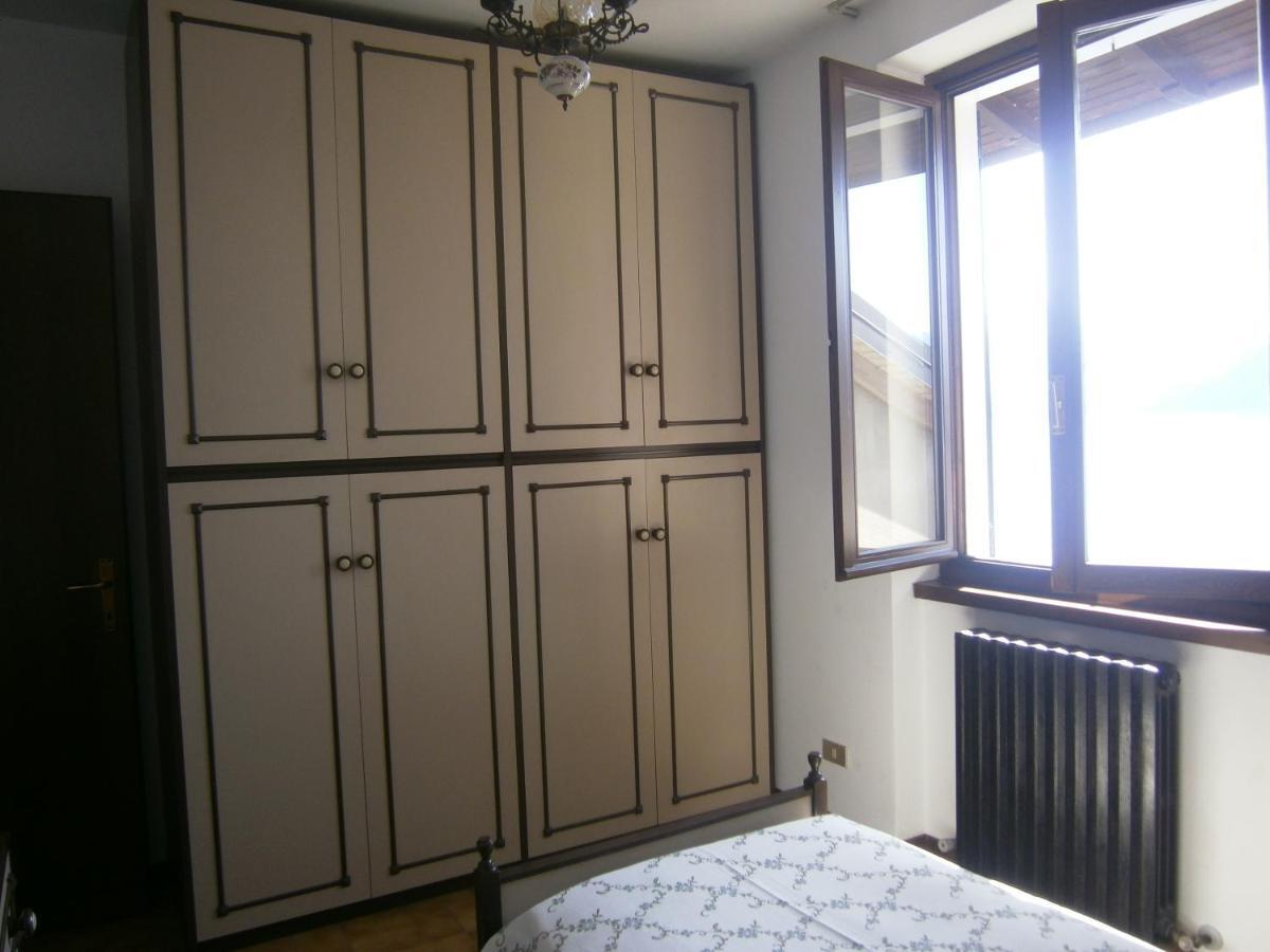 ורנה Casa In Riva Al Lago מראה חיצוני תמונה